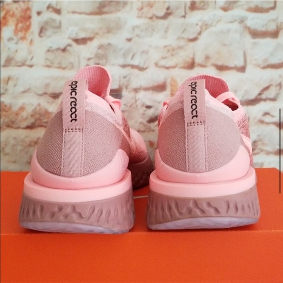 Nike Women’s Epic React Flyknit 2 Shoes - Picture 4 of 6